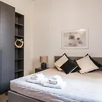 6Bdr Stylish Apartment In The Lovely Rome- If You Want To Book, Please Contact On Wh-Ats-App - 0034-635-518-216 !!!!