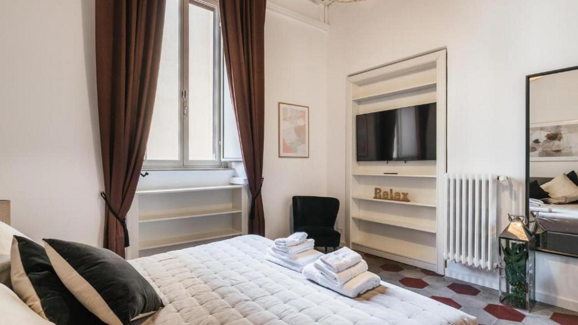 6bdr Stylish In The Lovely Rome- If You Want To Book, Please Contact On Wh-ats-app - 0034-635-518-216 !!!! Rom