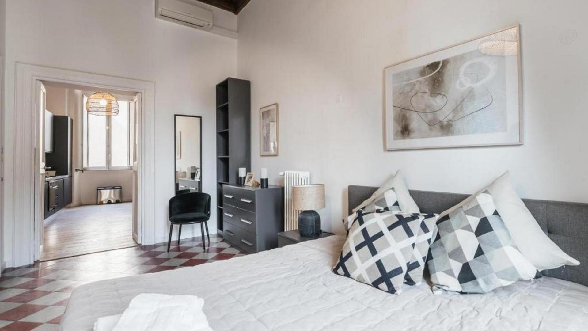 Apartment 6bdr Stylish In The Lovely Rome- If You Want To Book, Please Contact On Wh-ats-app - 0034-635-518-216 !!!!