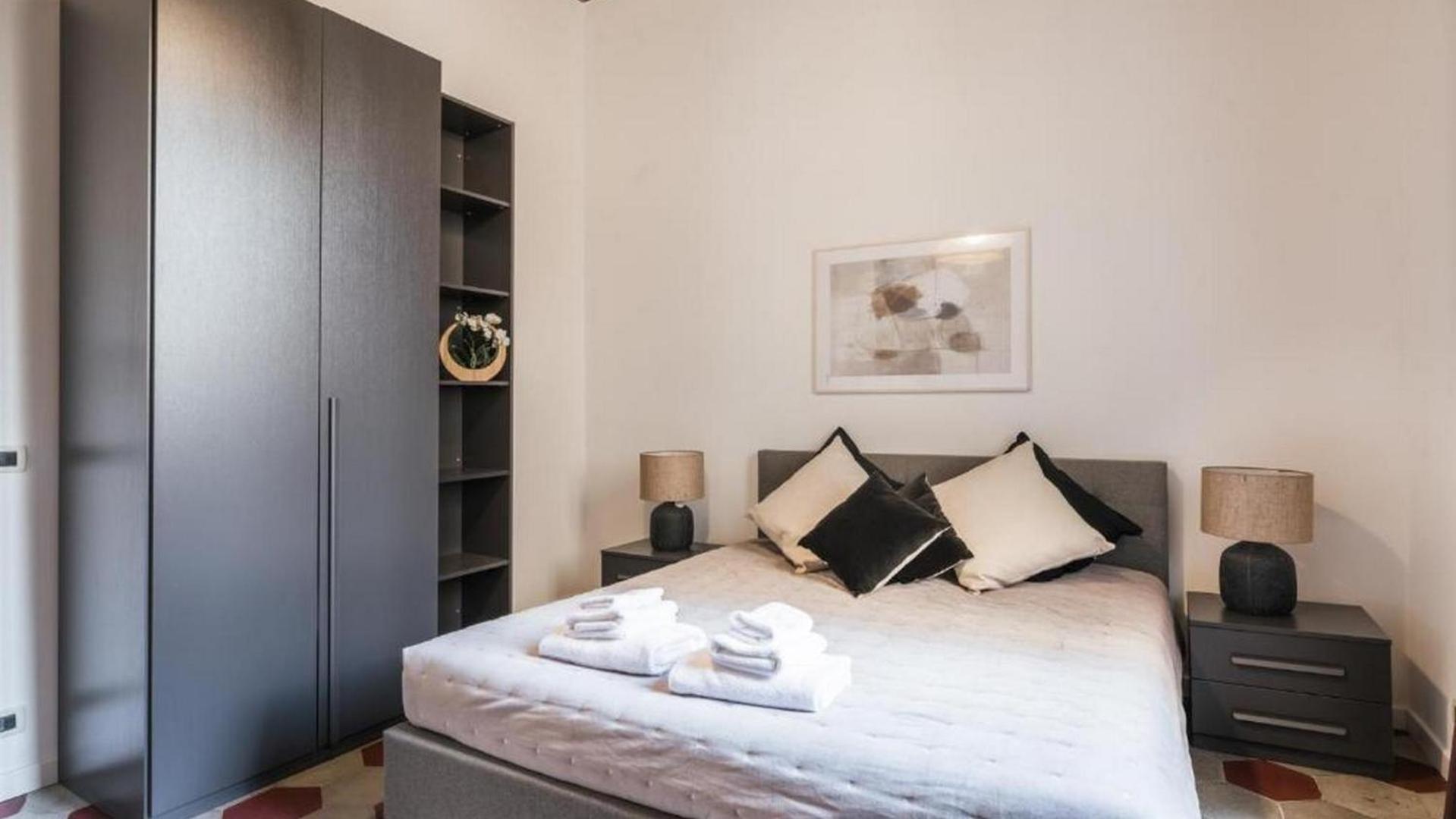 6bdr Stylish In The Lovely Rome- If You Want To Book, Please Contact On Wh-ats-app - 0034-635-518-216 !!!! Apartment *