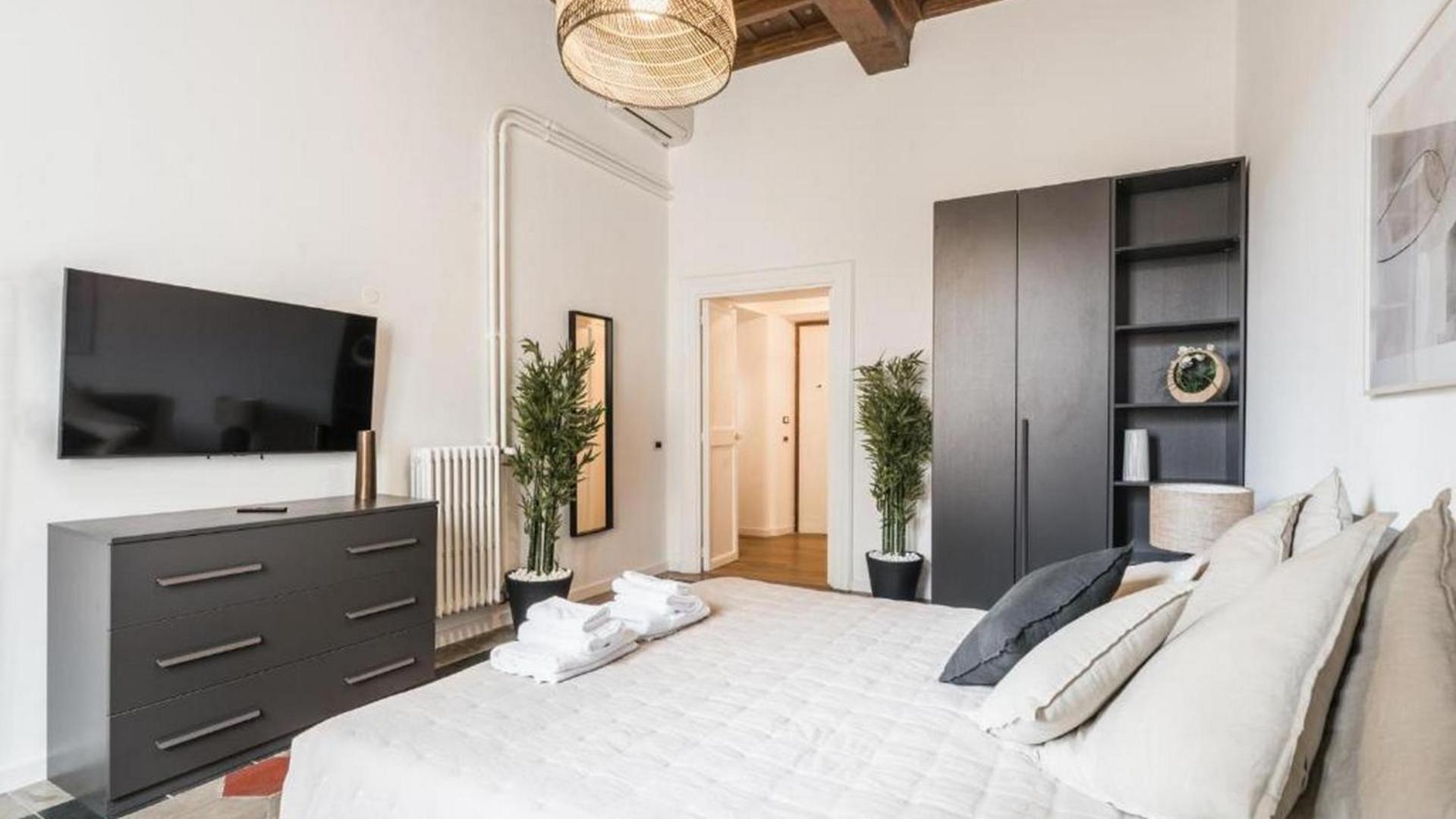 6bdr Stylish In The Lovely Rome- If You Want To Book, Please Contact On Wh-ats-app - 0034-635-518-216 !!!! Apartment Rome
