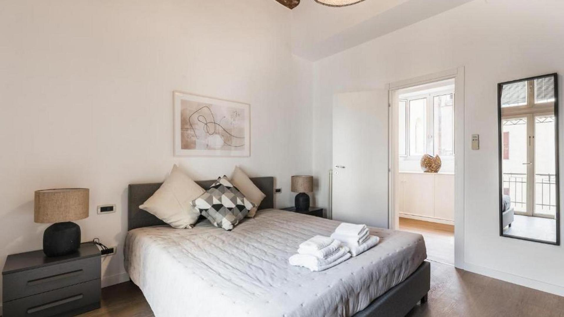 6bdr Stylish In The Lovely Rome- If You Want To Book, Please Contact On Wh-ats-app - 0034-635-518-216 !!!! Apartment Rom