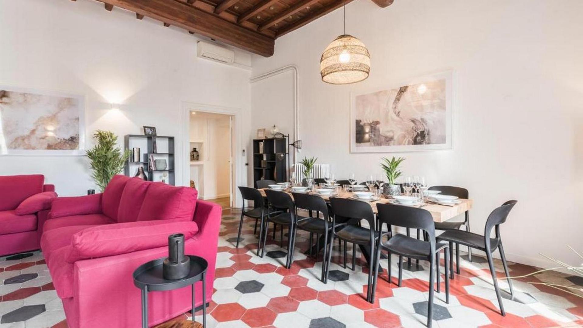 6bdr Stylish In The Lovely Rome- If You Want To Book, Please Contact On Wh-ats-app - 0034-635-518-216 !!!! Rom