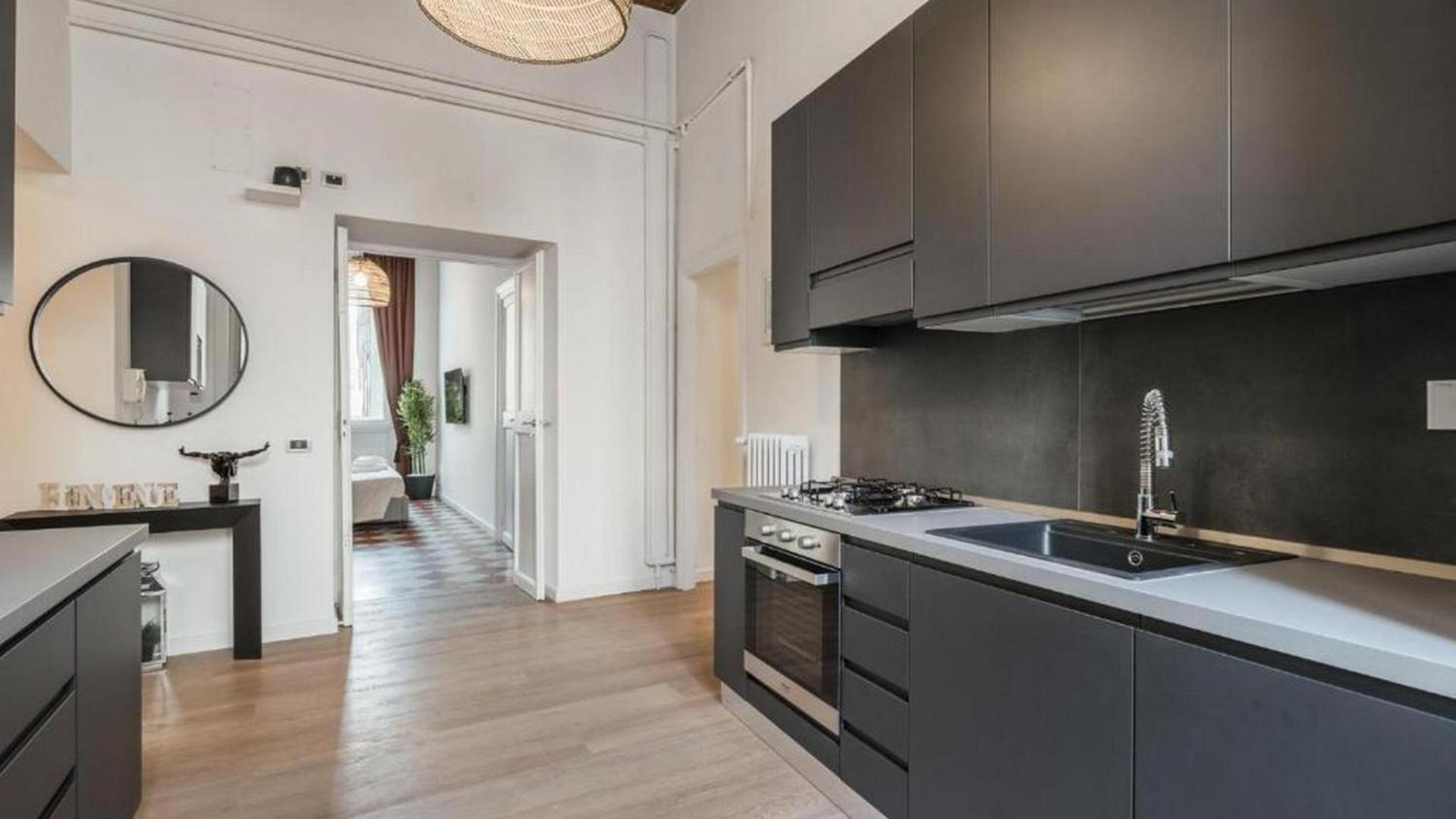 6bdr Stylish In The Lovely Rome- If You Want To Book, Please Contact On Wh-ats-app - 0034-635-518-216 !!!! Rom