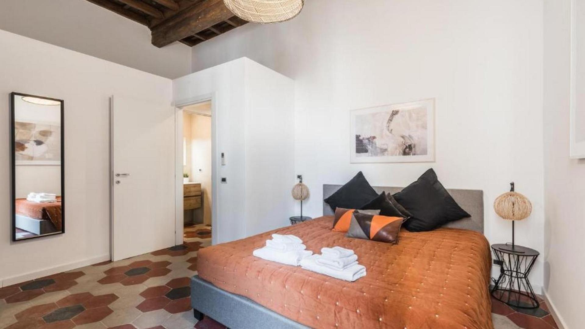 6bdr Stylish In The Lovely Rome- If You Want To Book, Please Contact On Wh-ats-app - 0034-635-518-216 !!!! * Rom