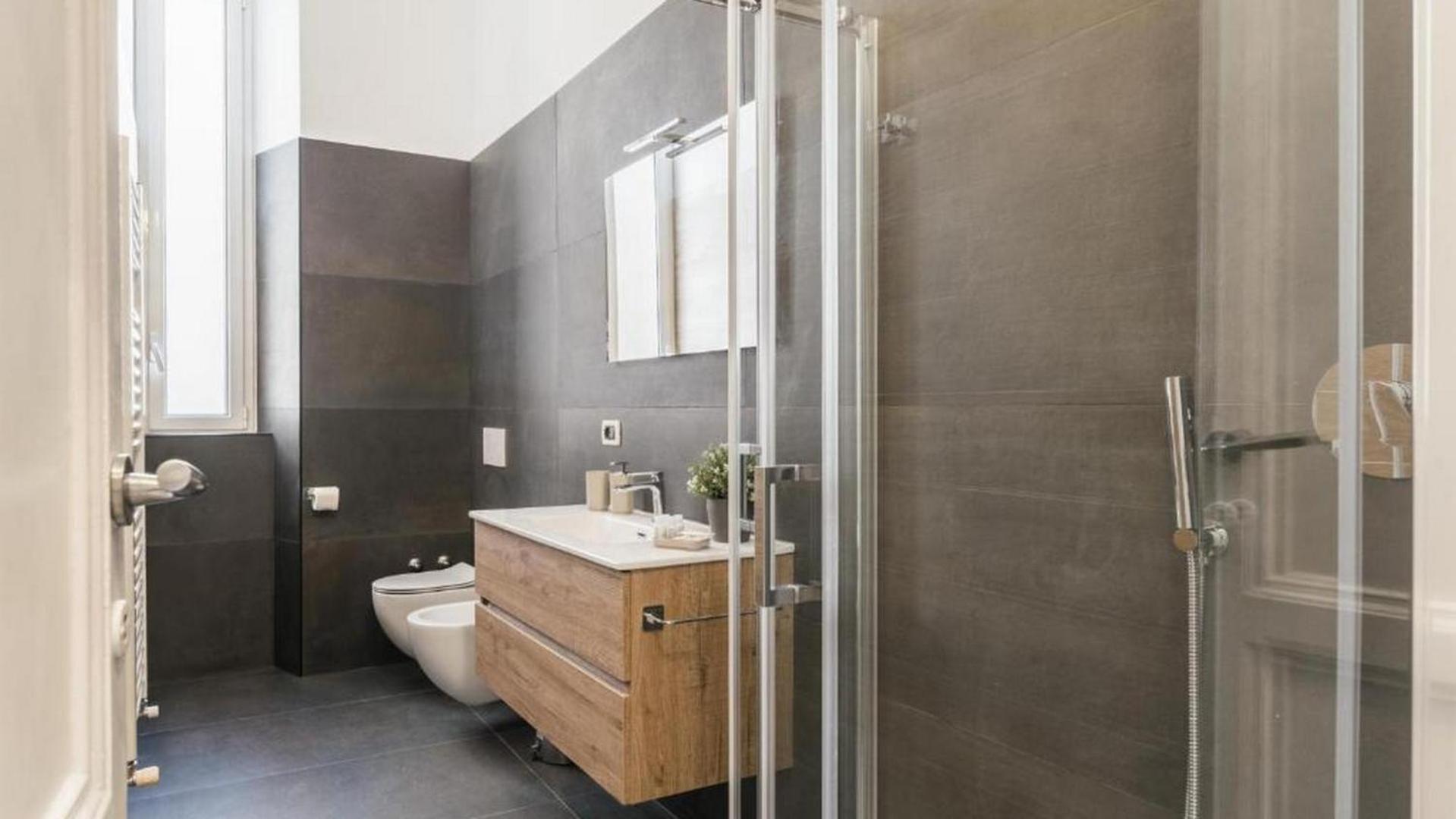 6bdr Stylish In The Lovely Rome- If You Want To Book, Please Contact On Wh-ats-app - 0034-635-518-216 !!!!