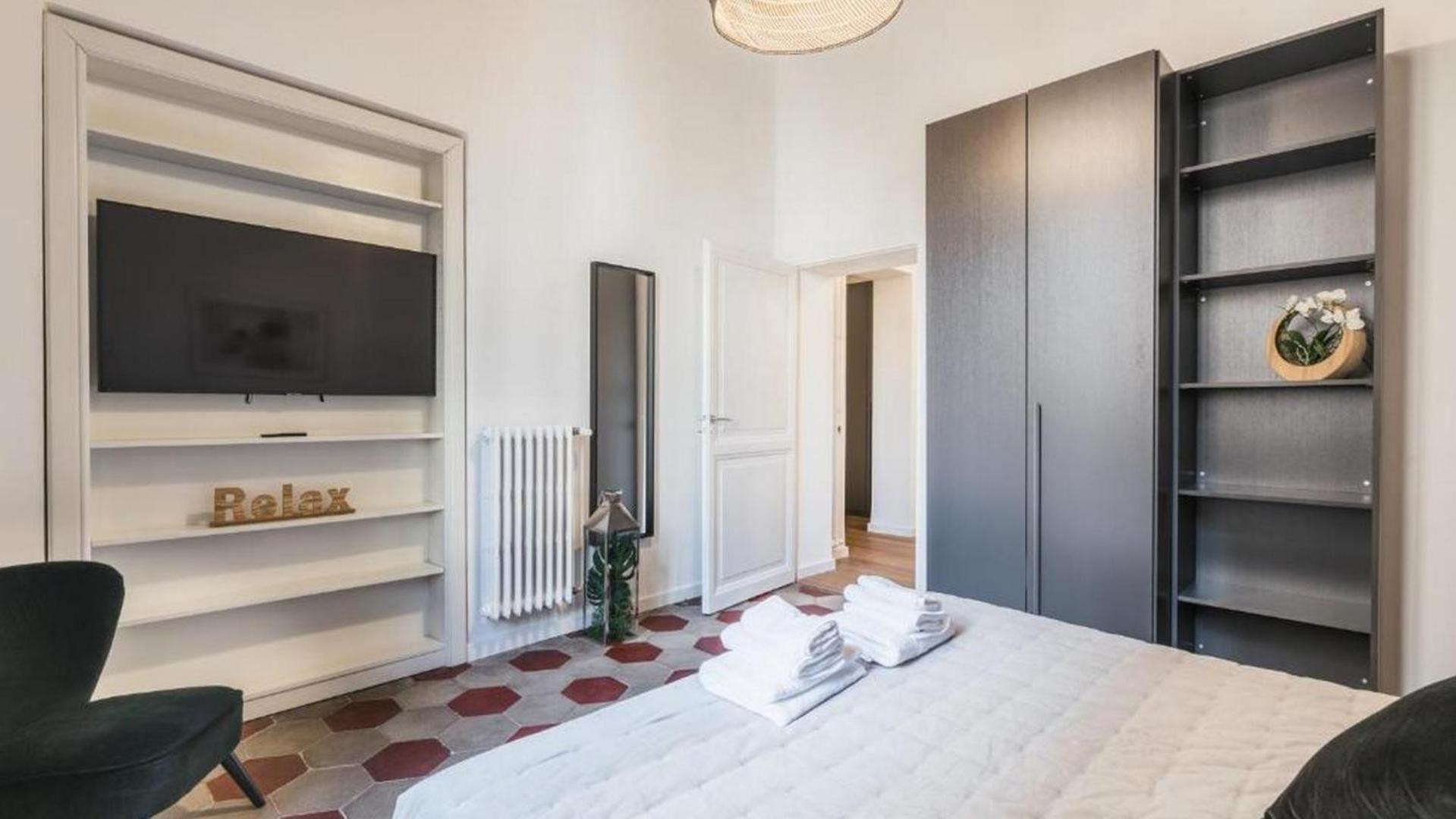 6bdr Stylish In The Lovely Rome- If You Want To Book, Please Contact On Wh-ats-app - 0034-635-518-216 !!!! Apartment *