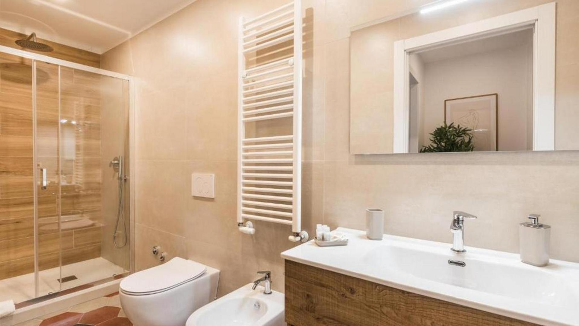 Apartment 6bdr Stylish In The Lovely Rome- If You Want To Book, Please Contact On Wh-ats-app - 0034-635-518-216 !!!! Rom